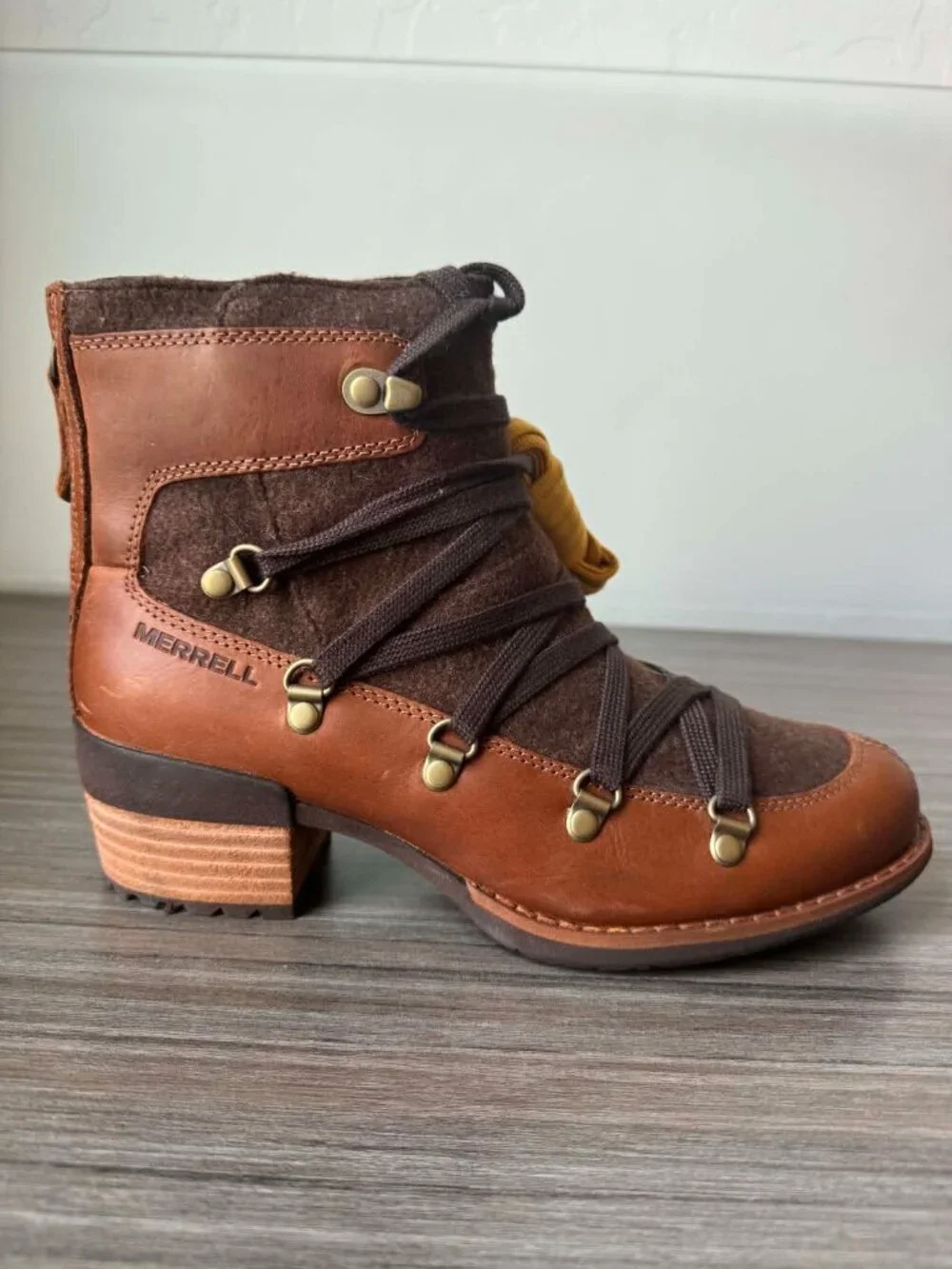 Merrell women shilo